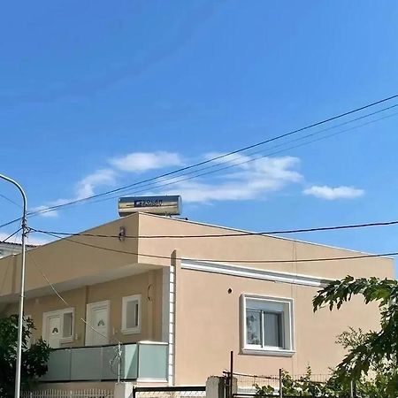 Villa Eden Breeze 2 Bedroom Apartment Sarandë Esterno foto