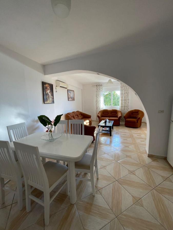 Villa Eden Breeze 2 Bedroom Apartment Sarandë Esterno foto