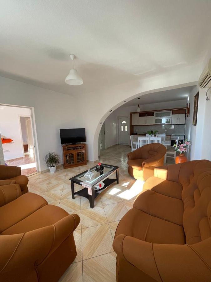 Villa Eden Breeze 2 Bedroom Apartment Sarandë Esterno foto